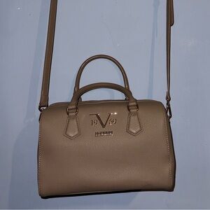 Versace | Bags | Versace Medusa Saddle Shoulder Crossbody Versace | Bags | Versace Medusa Saddle Shoulder Crossbody